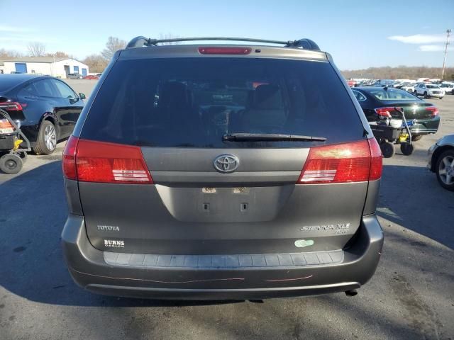 2005 Toyota Sienna XLE