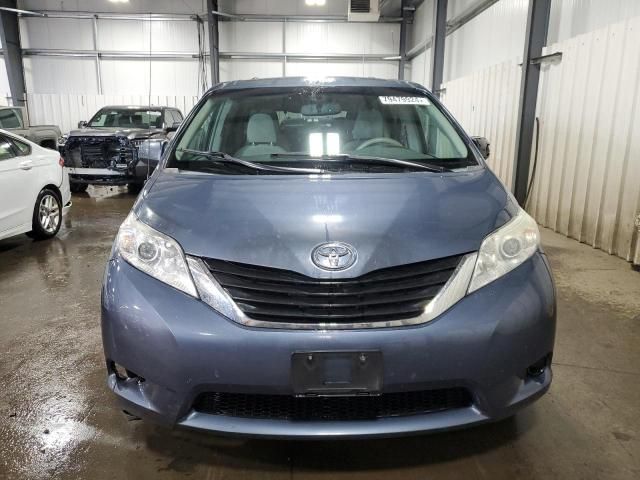 2014 Toyota Sienna LE