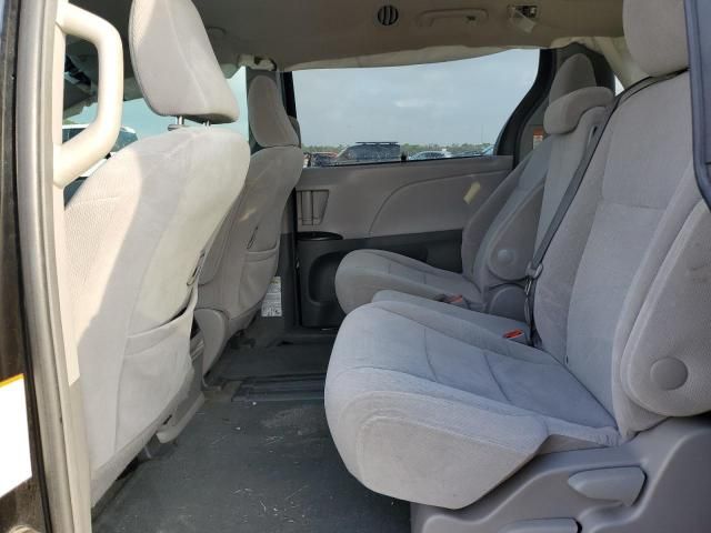 2017 Toyota Sienna LE