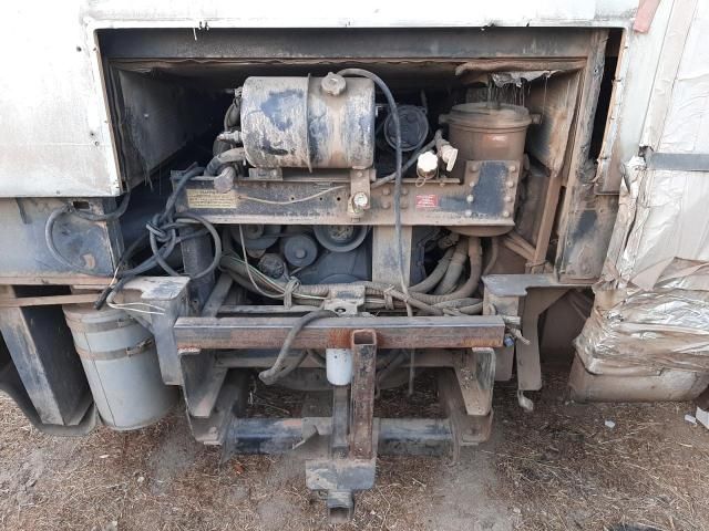 2004 Winnebago 2004 Freightliner Chassis X Line Motor Home