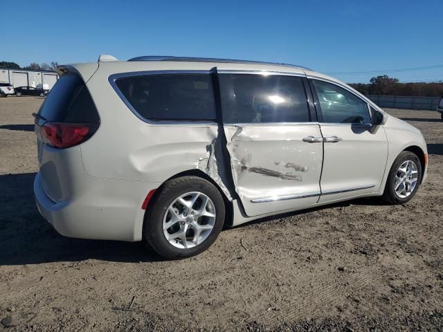 2017 Chrysler Pacifica Touring L Plus