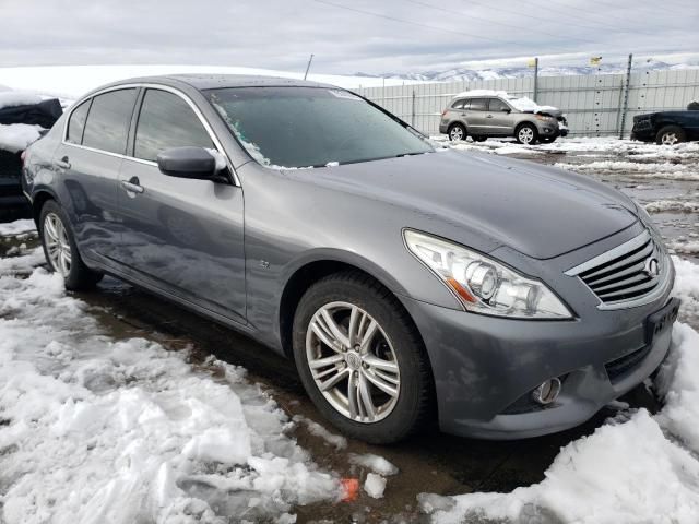 2015 Infiniti Q40