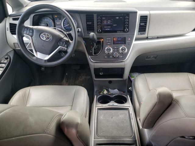 2018 Toyota Sienna LE