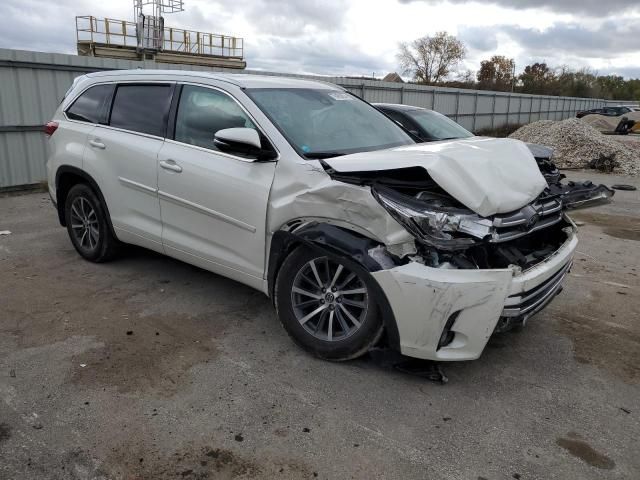 2017 Toyota Highlander SE