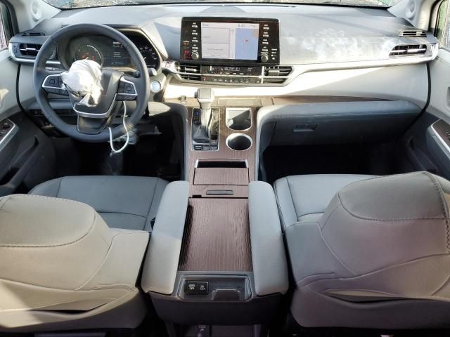 2024 Toyota Sienna XLE