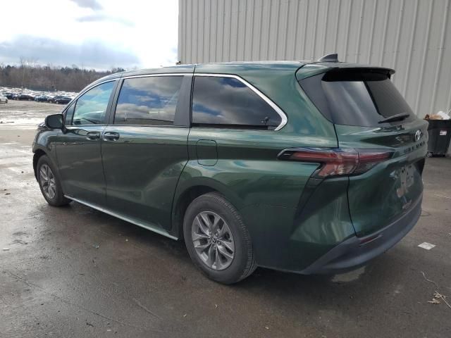 2024 Toyota Sienna LE