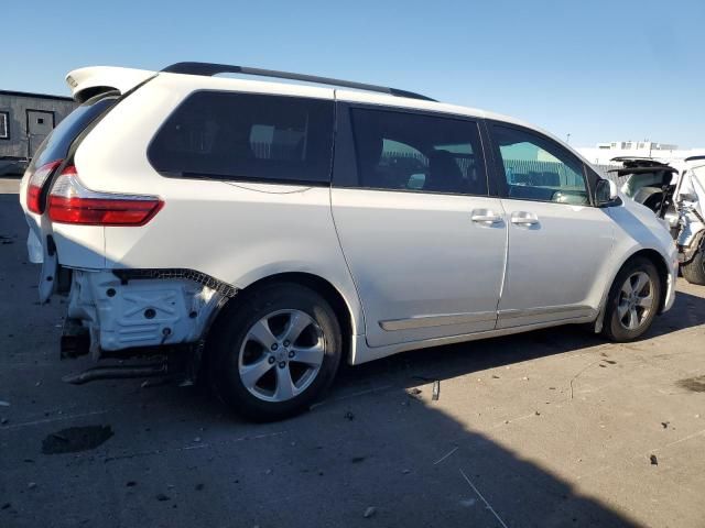 2015 Toyota Sienna LE