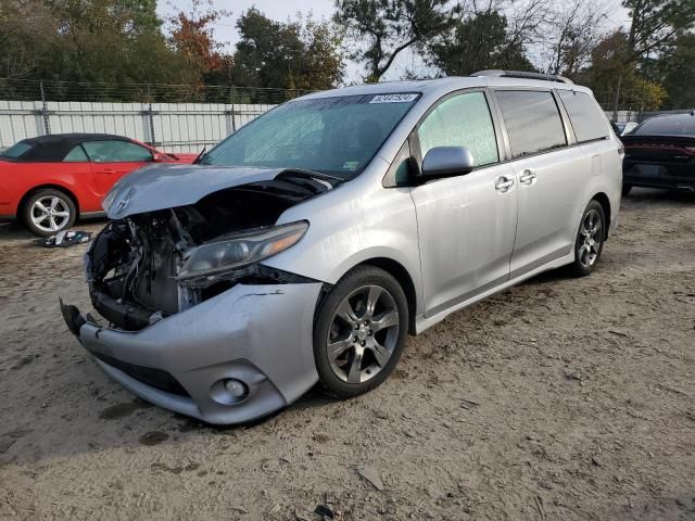 2016 Toyota Sienna SE