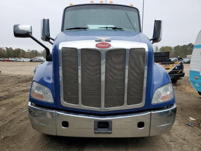 2017 Peterbilt 579