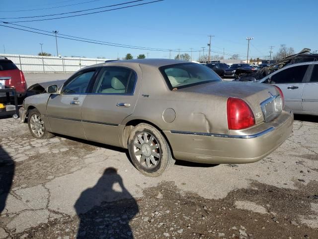 2006 Lincoln Town Car Signature Limited