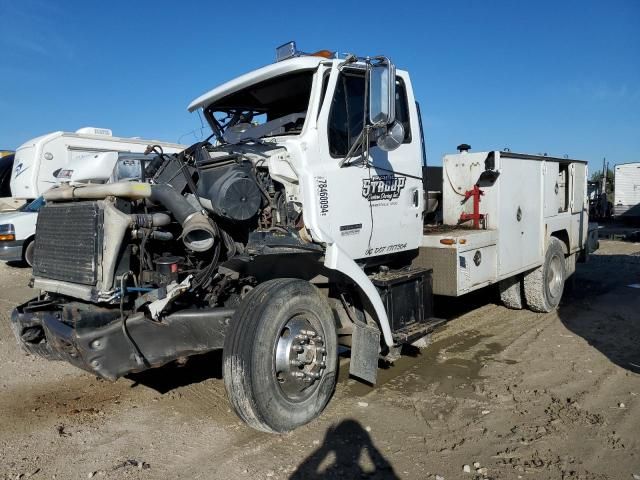 2000 Sterling L 8500