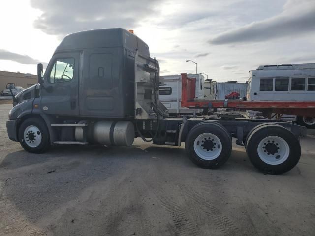 2018 Freightliner Cascadia 113