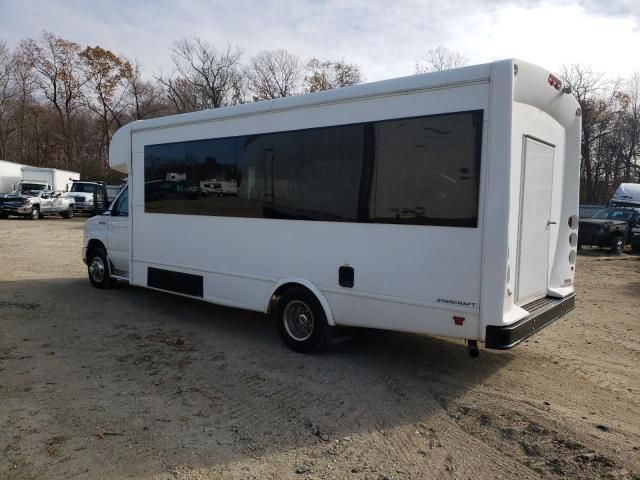 2017 Ford Econoline E450 Super Duty Cutaway Van