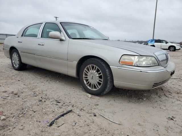 2005 Lincoln Town Car Signature Limited