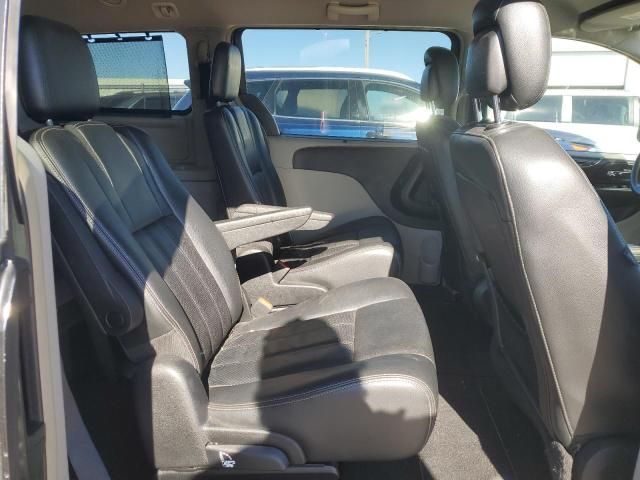 2012 Chrysler Town & Country Touring L