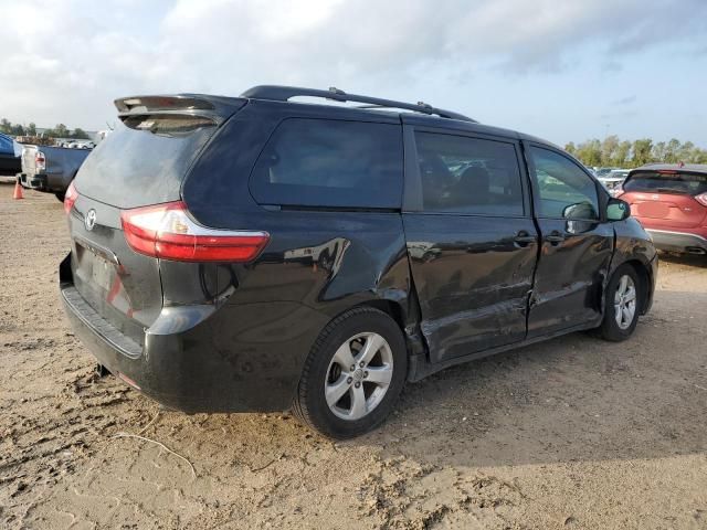 2017 Toyota Sienna LE