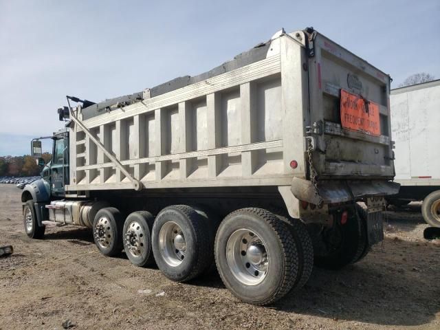 2012 Mack 700 GU700