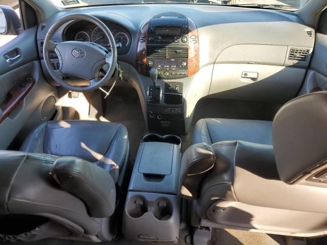 2005 Toyota Sienna XLE