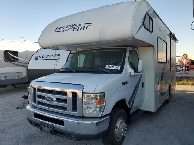 2017 Ford Econoline E350 Super Duty Cutaway Van