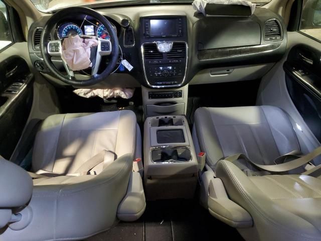 2012 Chrysler Town & Country Touring L