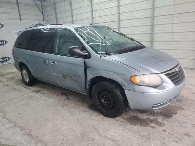 2005 Chrysler Town & Country LX