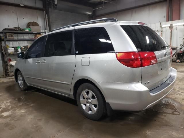 2004 Toyota Sienna CE