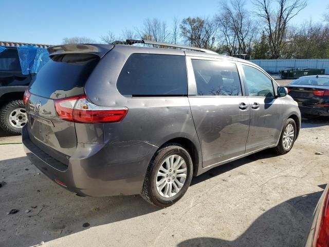 2017 Toyota Sienna XLE