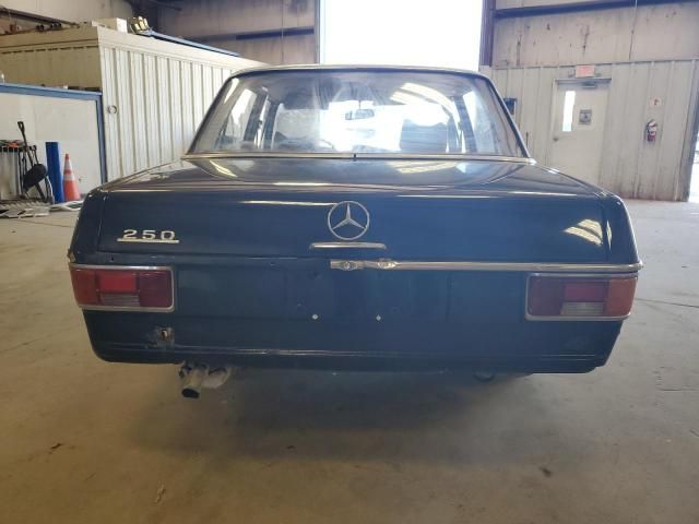 1972 Mercedes-Benz 250