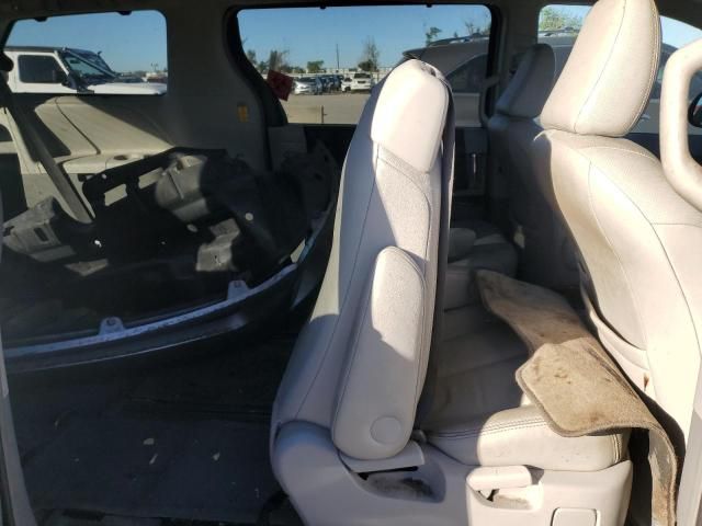 2014 Toyota Sienna XLE