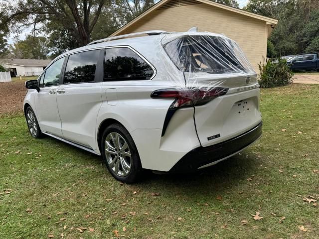 2023 Toyota Sienna Limited