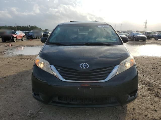 2017 Toyota Sienna LE