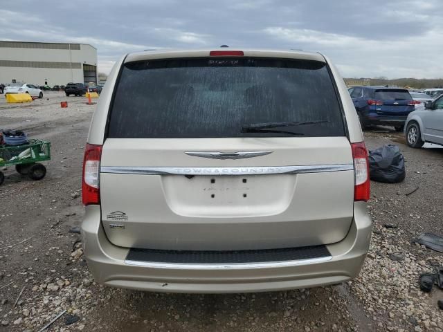 2013 Chrysler Town & Country Touring