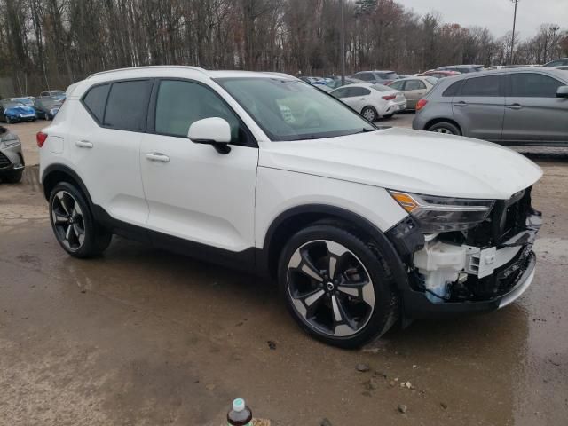 2020 Volvo XC40 T5 Momentum