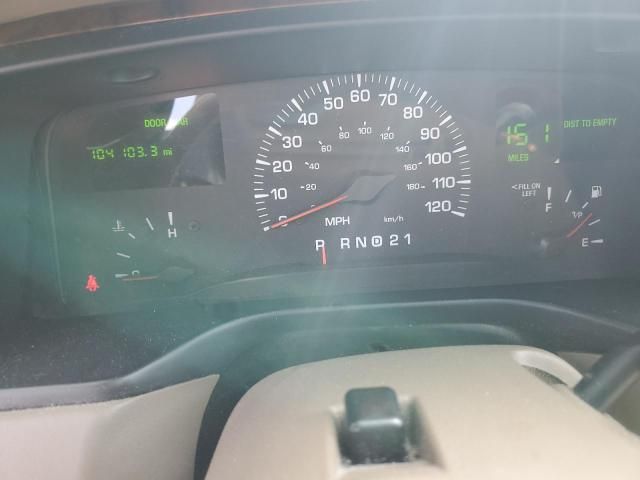 2000 Lincoln Town Car Executive