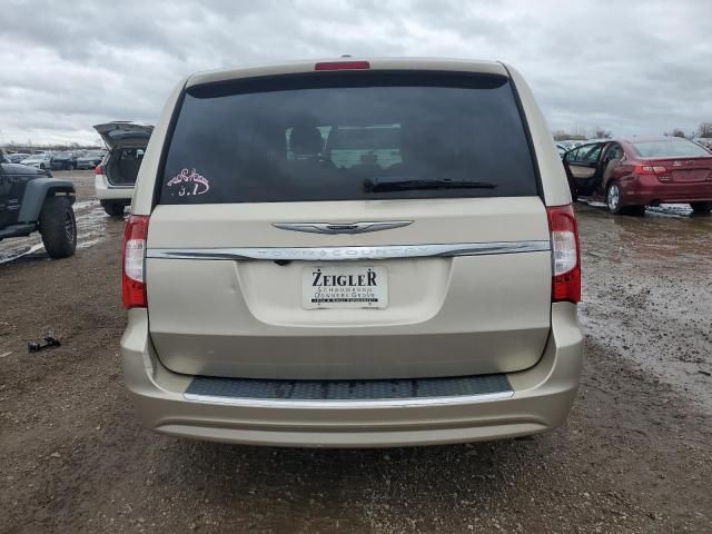 2013 Chrysler Town & Country Touring