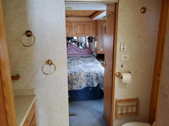 2000 Spartan Motors Motorhome 4VZ