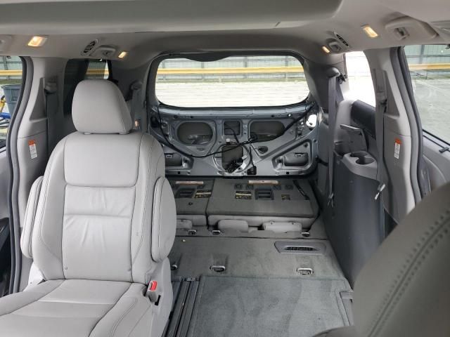 2017 Toyota Sienna XLE