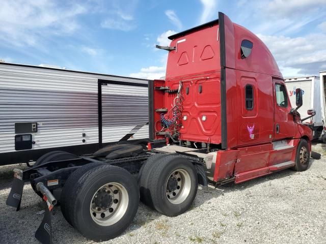 2019 Freightliner Cascadia 126