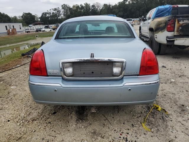 2005 Lincoln Town Car Signature Limited