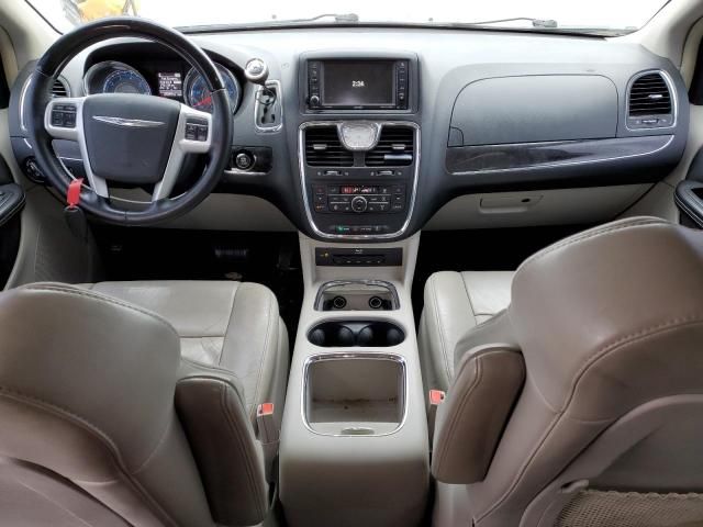 2016 Chrysler Town & Country Limited Platinum