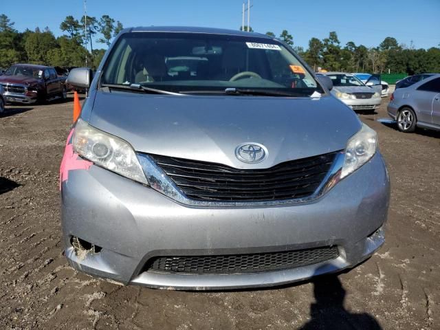 2014 Toyota Sienna LE