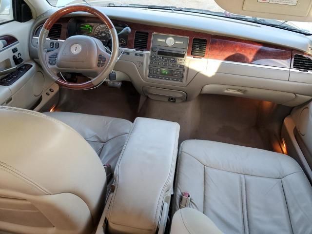 2004 Lincoln Town Car Ultimate