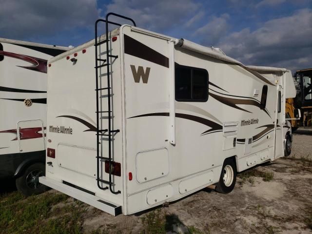 2014 Winnebago 2014 Ford Econoline E450 Super Duty Cutaway Van