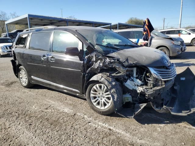 2017 Toyota Sienna XLE