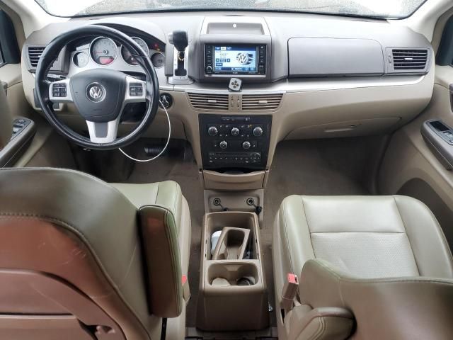 2012 Volkswagen Routan SE