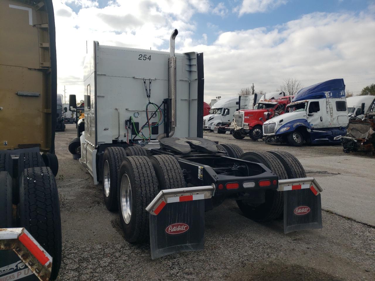 2025 Peterbilt 579