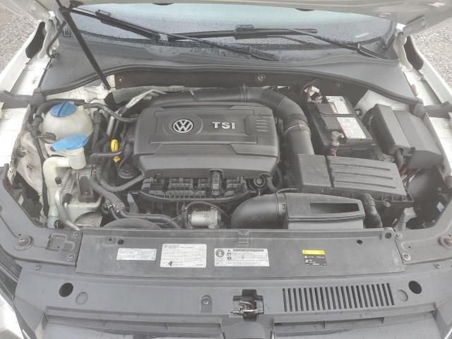 2014 Volkswagen Passat SE