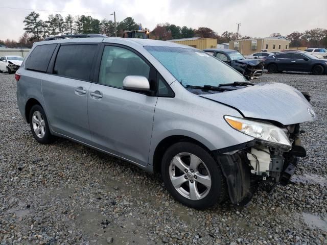 2016 Toyota Sienna LE