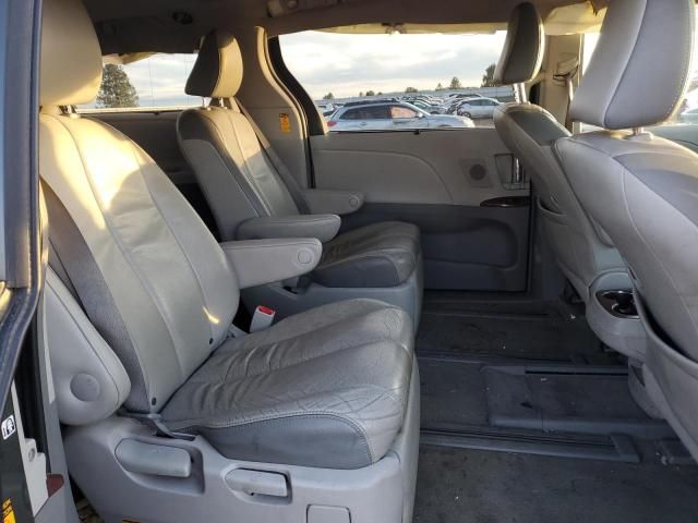 2014 Toyota Sienna XLE