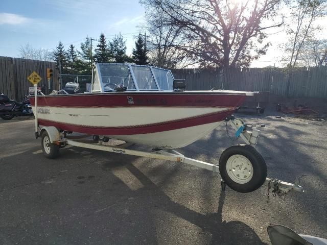 1993 Monark Boat